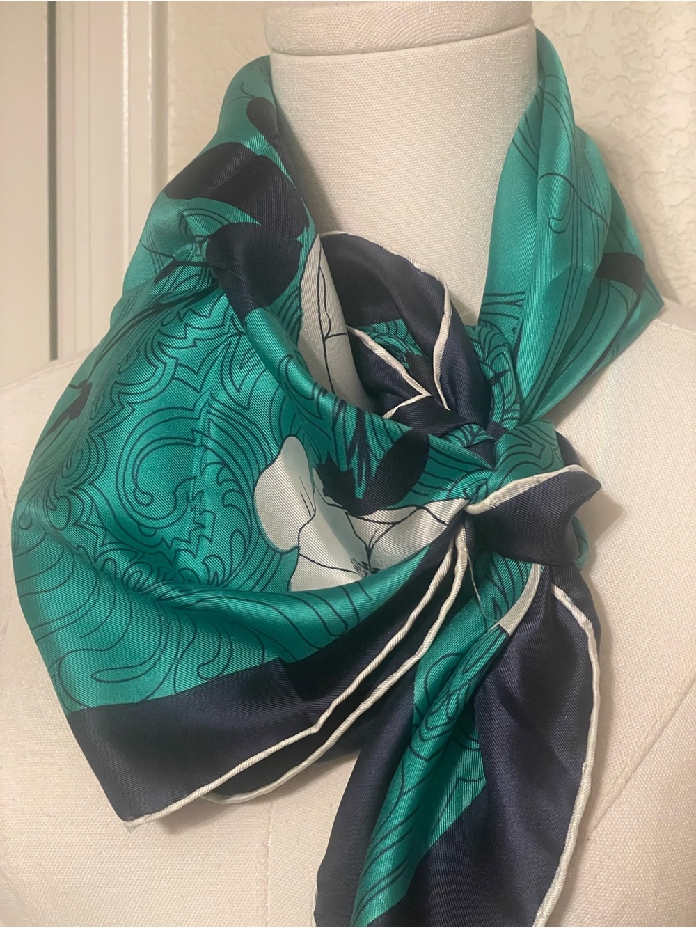 Elizabeth Roma – Vintage Silk Carre Scarf – Emerald Graphic Botanical – 31”x31” - Picture 5 of 10